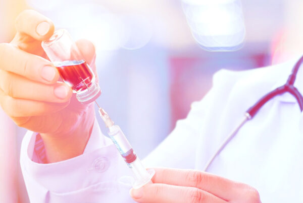 Companhia Farmacêutica anuncia resultado positivo do estudo com Imunoterapia (pembrolizumabe) em Câncer de Mama Triplo Negativo.